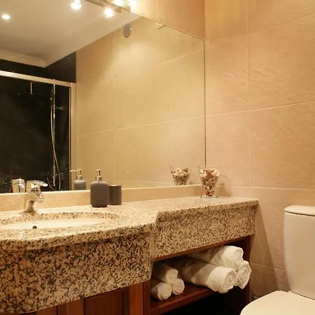 Parque Nacoes - Fil Pool Apartment Lisbon